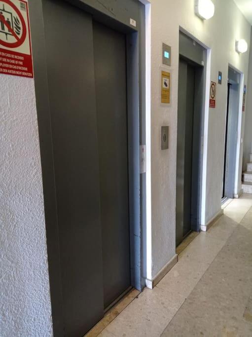 Piso Primera Linea De Mar Apartment Empuriabrava Luaran gambar